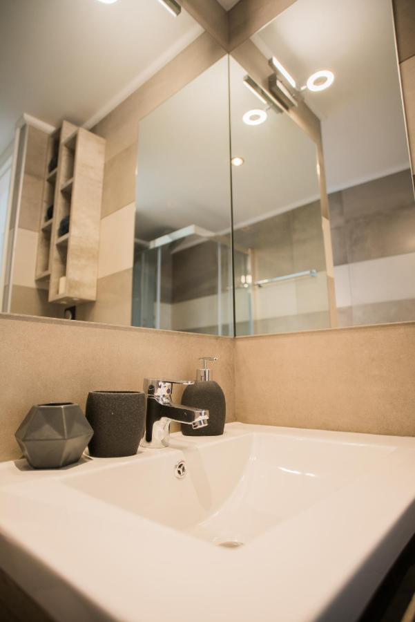 Athenian Living Suites Ngoại thất bức ảnh