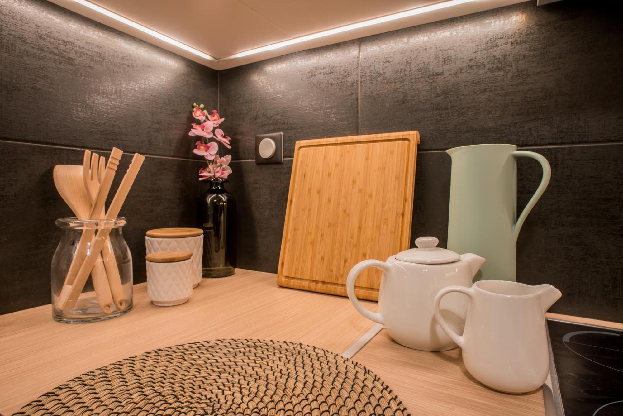 Athenian Living Suites Ngoại thất bức ảnh